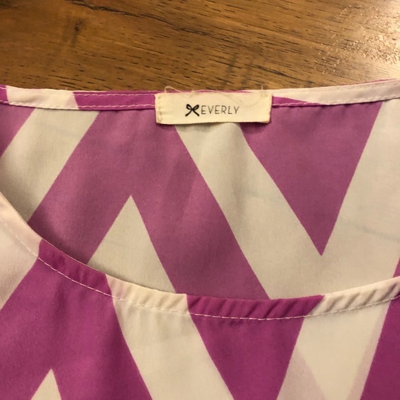 Everly Chevron Top - Picture 3 of 7